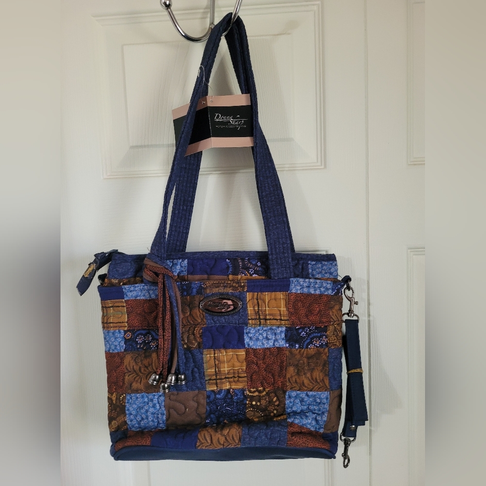 NWT-Donna Sharp quilted bag
